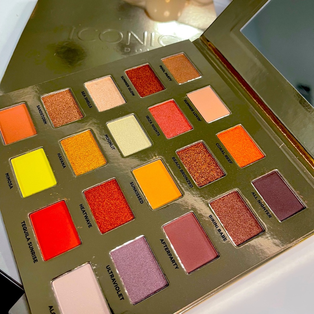 ICONIC Sunset to Sunrise Eyeshadow Palette